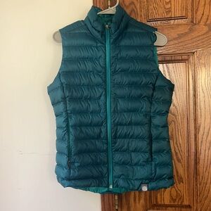 Green rei vest